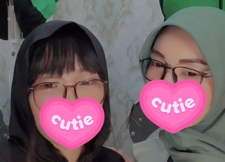 Video Dua Wanita Berhijab Viral, Netizen Ramai Berdebat di Media Sosial