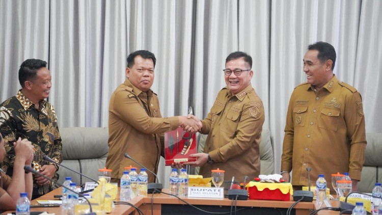 Nias Selatan dan Mentawai Bahas Peningkatan PAD dari Pariwisata dan Perikanan