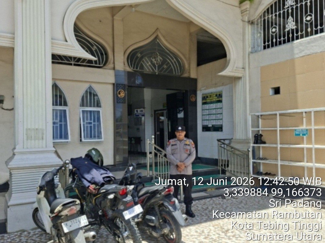Polsek Rambutan Amankan Pelaksanaan Salat Jumat di Masjid Tebing Tinggi