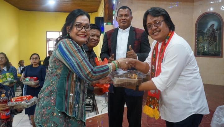 Neny Angelina Hadiri Parheheon Sekolah Minggu HKBP se-Onan Hasang, Tekankan Pembinaan Anak