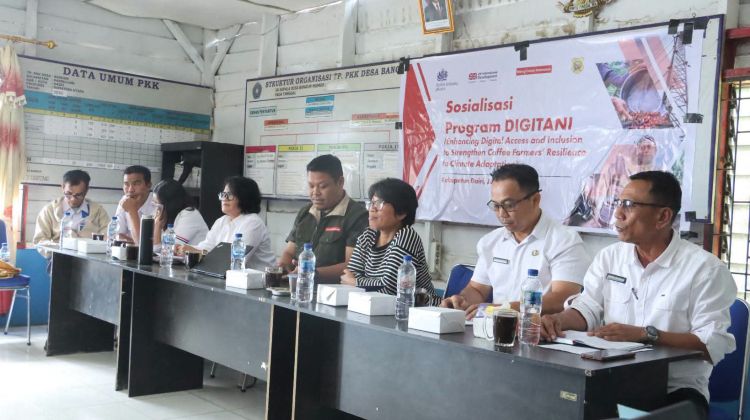 Mercy Corps Sosialisasikan Sekolah Lapang Iklim bagi Petani Kopi Dairi