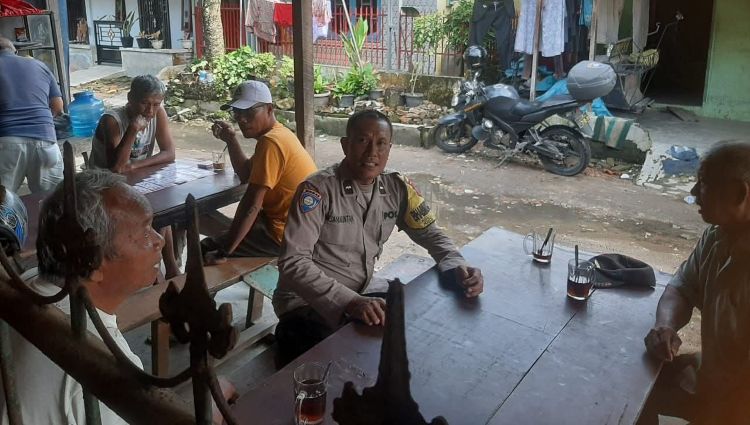 Tak Sekadar Pengamanan, Polisi Ikut Dampingi Panen Jagung