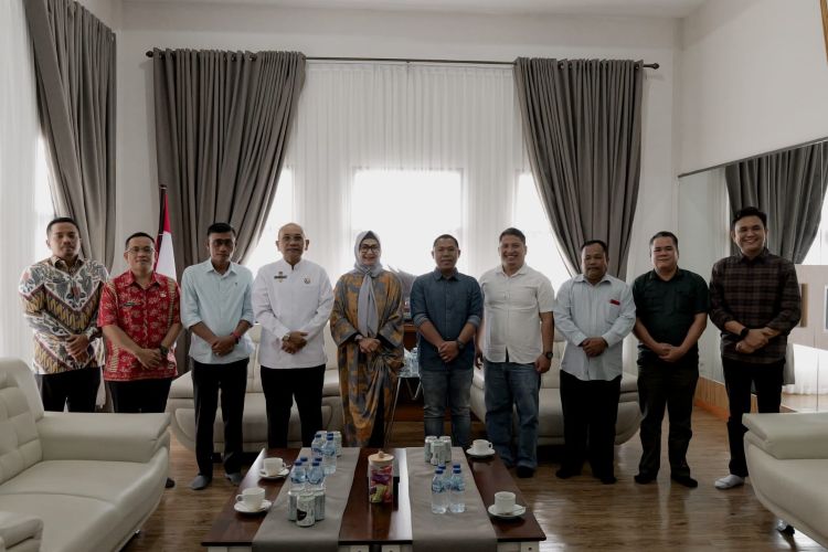 Bupati Simalungun Janji Tinjau Ulang Penggantian Nama Balai Harungguan