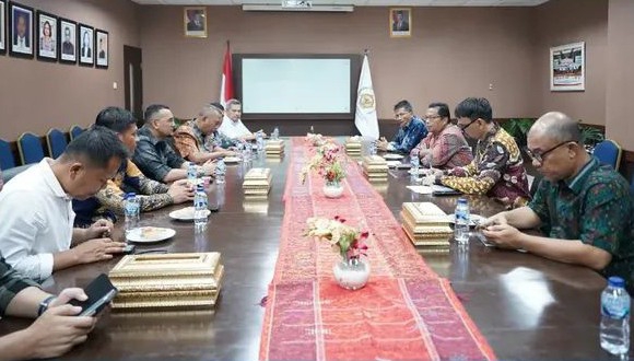 Ingin Benahi Keuangan Daerah, Bupati Labusel Kunjungi BPK