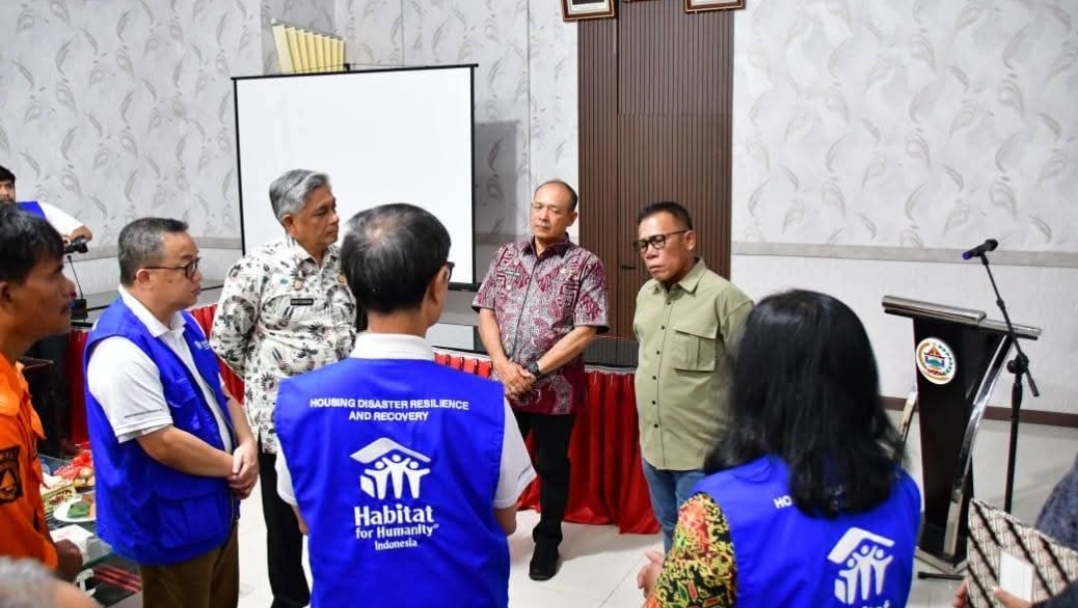 Pemkab Tapteng Gandeng Habitat for Humanity untuk Pemulihan Perumahan Pascabencana