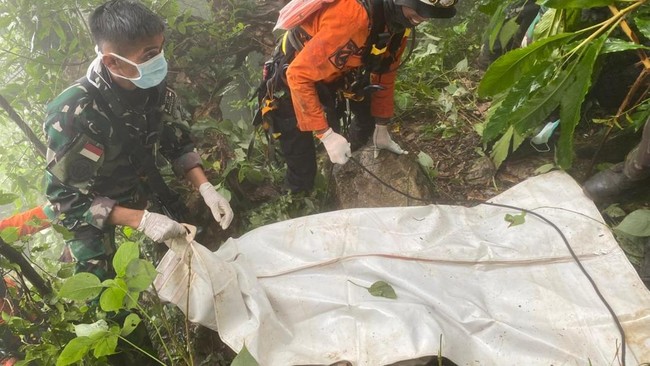Update Pesawat ATR 42-500 Jatuh, 14 Korban Ditemukan