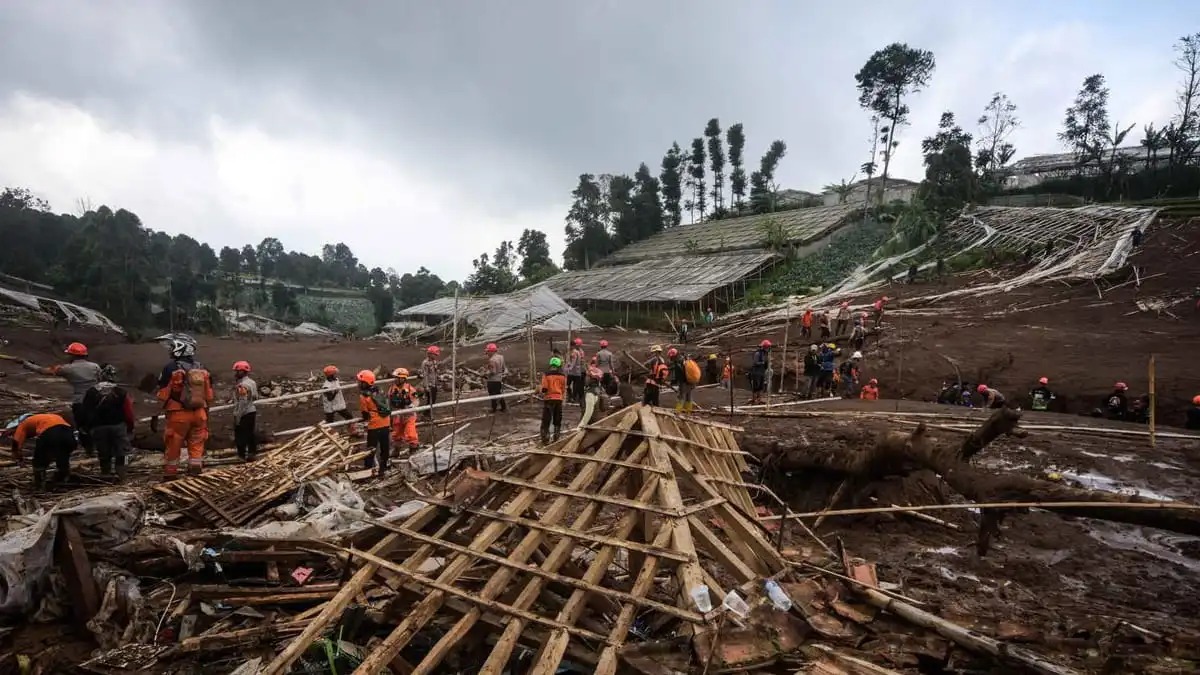 Pemprov Jabar Janjikan Rp10 Juta per KK Korban Longsor Cisarua