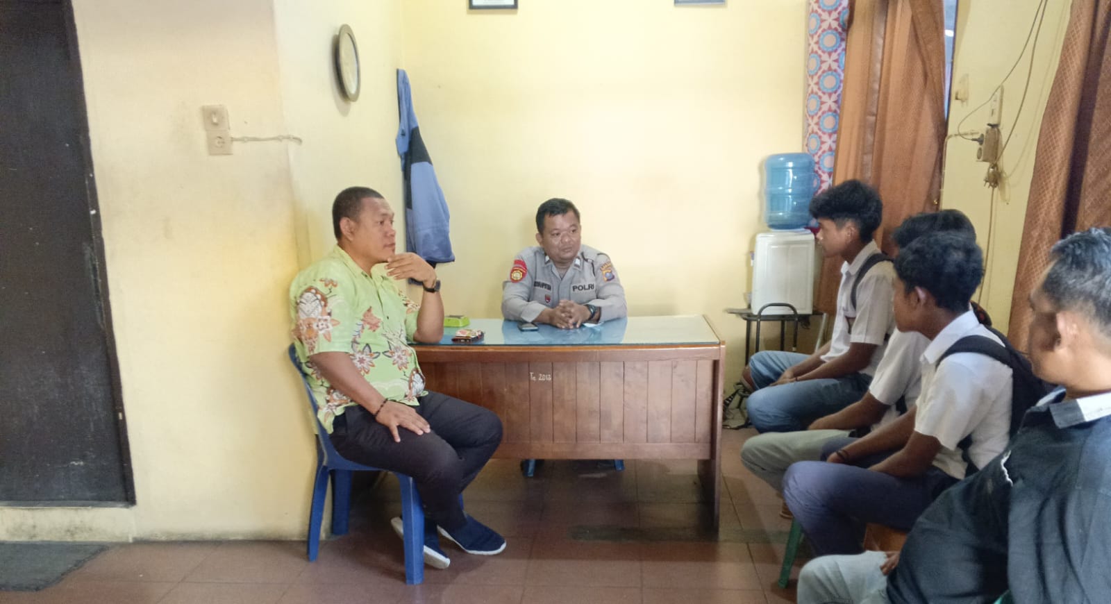 Jam Sekolah, Pasar Horas Justru Dipenuhi Pelajar