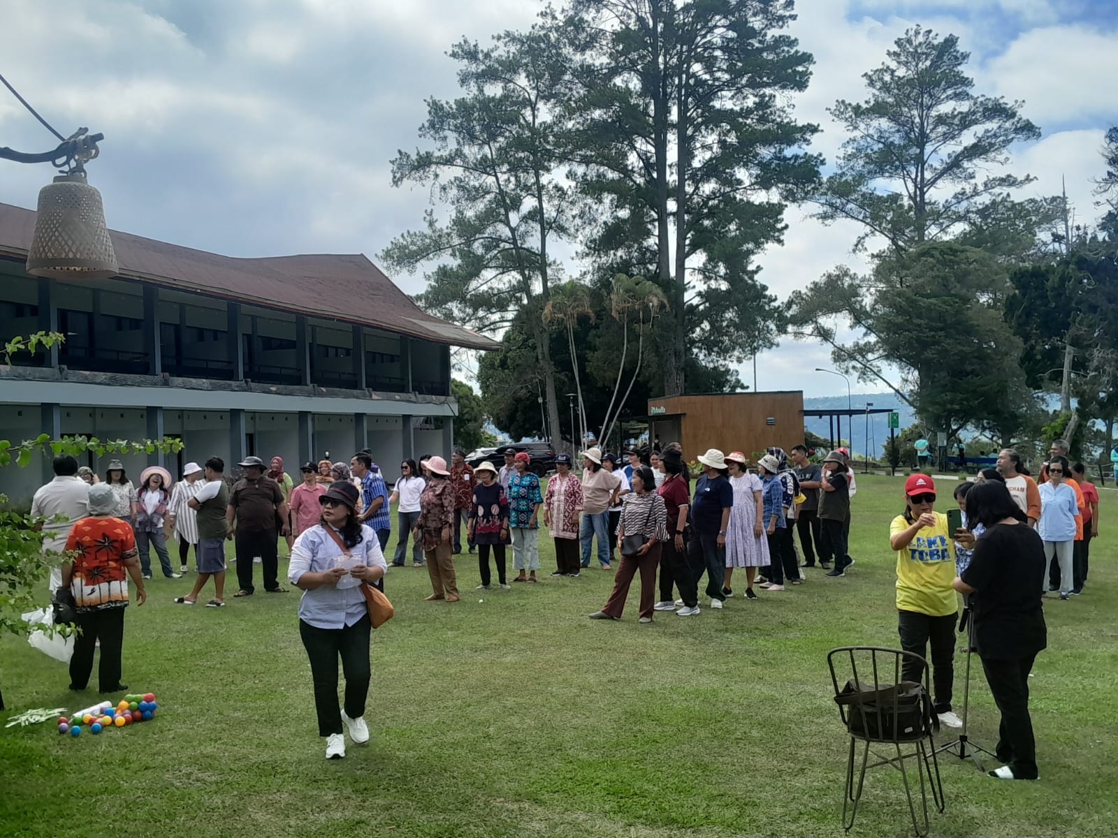 Rangkaian Ibadah dan Kebersamaan Warnai Retreat Lansia GKPS Pamatang Simalungun