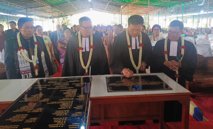 Pimpin Ibadah Jubileum 100 Tahun HKBP Tomuan, Ephorus: Bersuka Cita, Bersyukur, Solidaritas