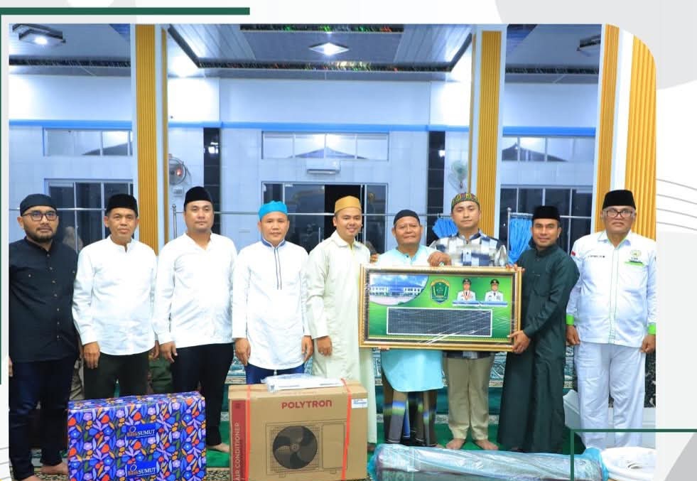 Bupati Labura Santuni Anak Yatim hingga Guru Honorer