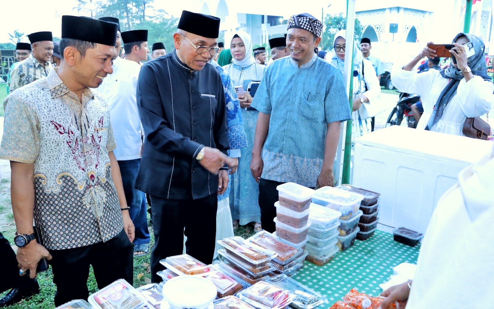 Bupati Simalungun Resmikan Kampung Ramadan di Perdagangan