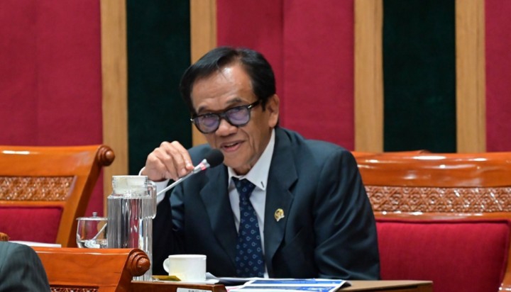 DPR RI Soroti Kesenjangan Penghasilan Dosen PTN dengan PTS