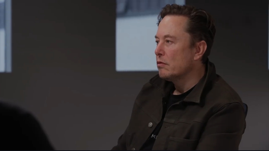 Elon Musk Disebut Ingin Bangun Pabrik Satelit AI di Bulan
