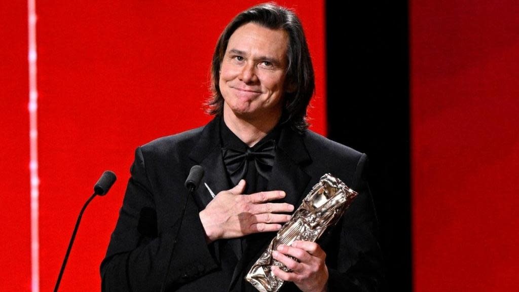 Jim Carrey Bikin Heboh di Cesar Awards 2026, Jawaban Jenakanya Viral