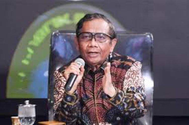 Mahfud MD Sikapi Penunjukan Adies Kadir Jadi Hakim MK