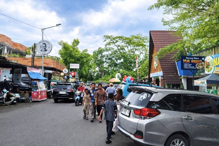 Libur Imlek 2026, Taman Hewan Siantar Diserbu Pengunjung Sejak Pagi
