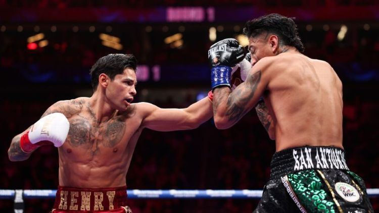 Ryan Garcia Jatuhkan Barrios di 30 Detik, Rebut Sabuk WBC!
