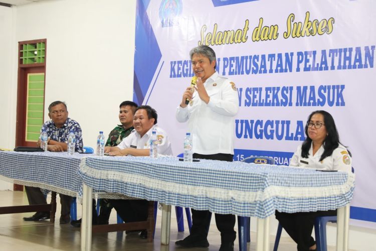 Wabup Taput Tutup Pemusatan Latihan SMA Unggulan, Siswa Diminta Maksimalkan Persiapan