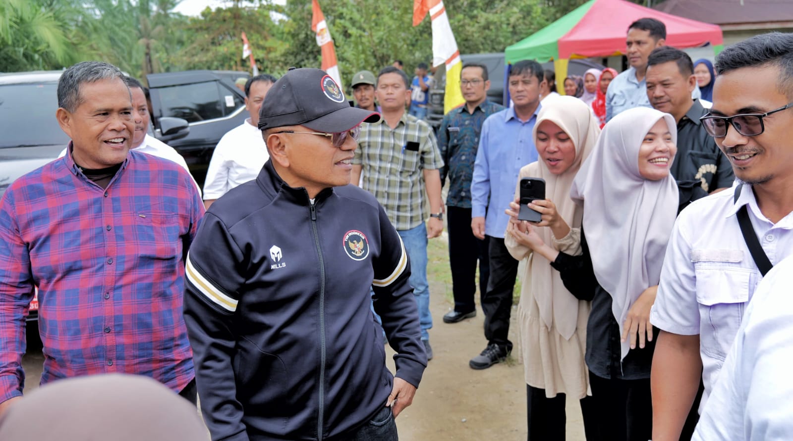 Warga 3 Nagori di Simalungun Bangun Jalan Swadaya