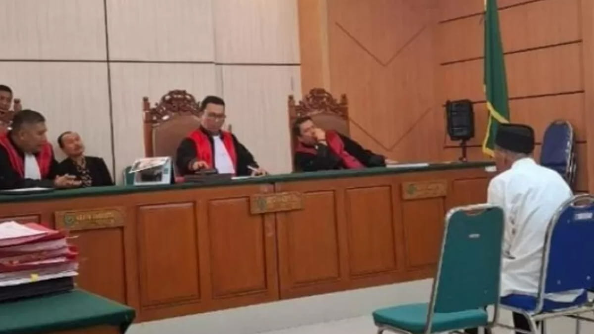 Kakek di Situbondo Dipenjara karena Tangkap Burung Cendet