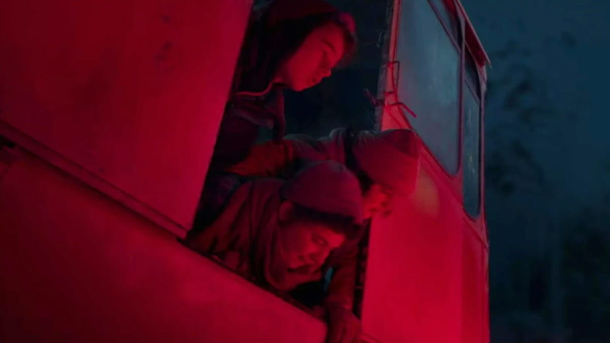 Sinopsis \"Last Ride\", Kisah Mencekam di Kereta Gantung Era 1982 Tayang 20 Februari