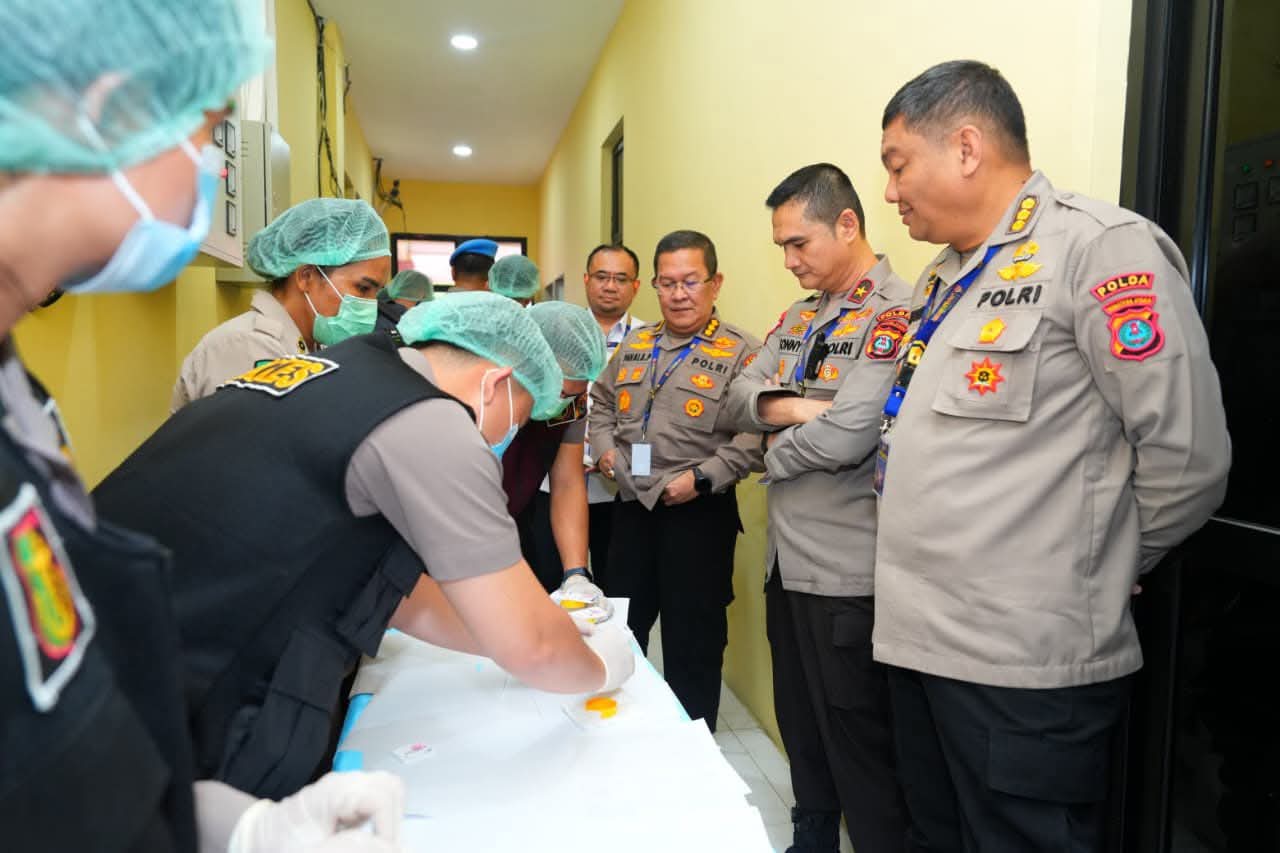 Kapolda Sumut Pimpin Tes Urine Pejabat dan Para Kapolres