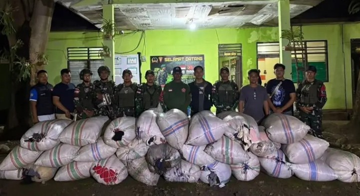 Sehari, Satgas Yonarmed 12 Kostrad Gagalkan Tiga Penyelundupan Ballpres di Perbatasan