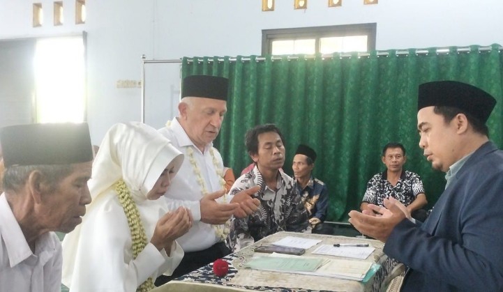 Kisah Penghulu Kajen Nikahkan WNA Turki, Manfaatkan Teknologi Bahasa