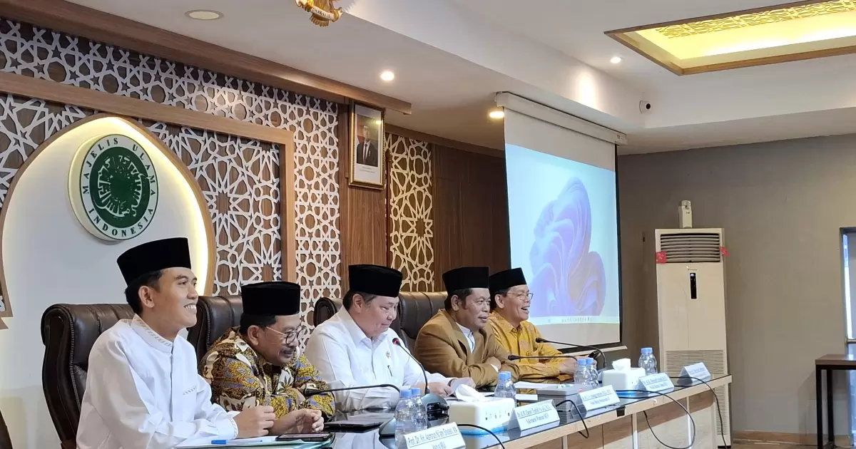 Menko Airlangga dan MUI Sepakat: Produk Impor Pangan Tetap Harus Bersertifikat Halal