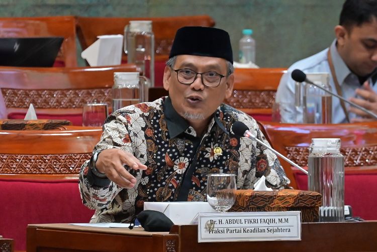 Fikri Dorong Evaluasi Skema Pengabdian LPDP, Tekankan Penguatan Ekosistem Riset