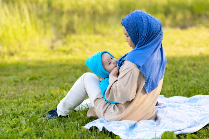 Tips Aman Berpuasa untuk Ibu Menyusui di Bulan Ramadan
