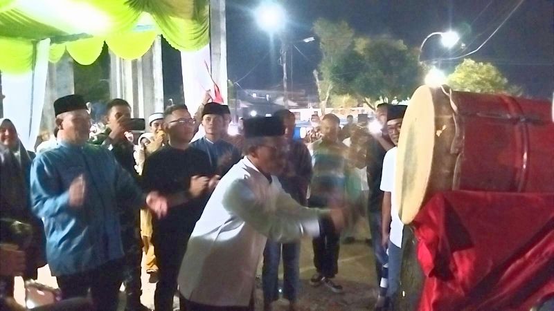 Ratusan Mobil Hias Meriahkan Pawai Takbir Tapteng 2026, Bupati Masinton Imbau Tertib