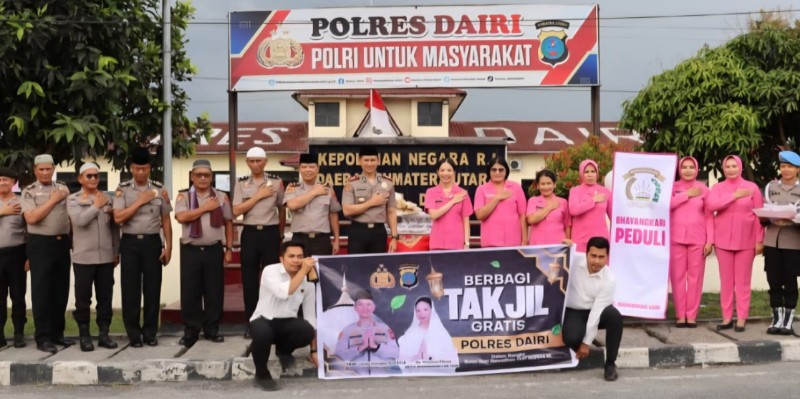 Polres Dairi Bagikan 200 Paket Takjil di Depan Mapolres, Sasar Pengendara dan Warga yang Melintas