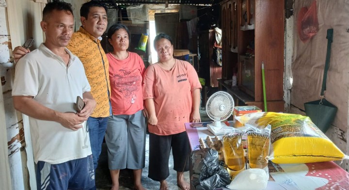 Kunjungi Warga Prasejahtera, Hendra Pardede Serahkan Bantuan, Sokong Pengurusan BPJS dan Bansos