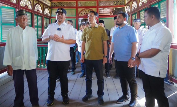 Bupati Batu Bara Tinjau Revitalisasi Istana Niat Lima Laras, Pengerjaan Dikebut