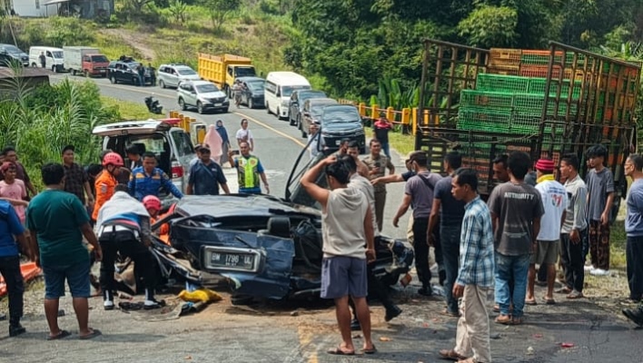 Truk Gagal Nanjak Tewaskan 3 Orang Diduga Lolos Sejumlah Pospam Ketupat Toba di Siantar-Simalungun
