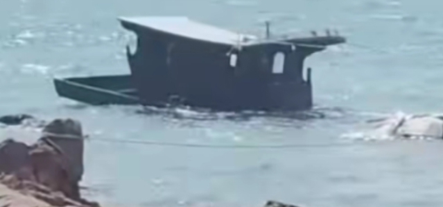 Kapal Wisata Karam di Batu Bara, Puluhan Penumpang Terjebak di Pulau Salah Nama