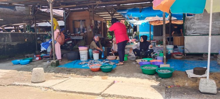 Pasokan Ikan di Pasar Pandan Menipis Pasca Lebaran, Harga Naik Signifikan