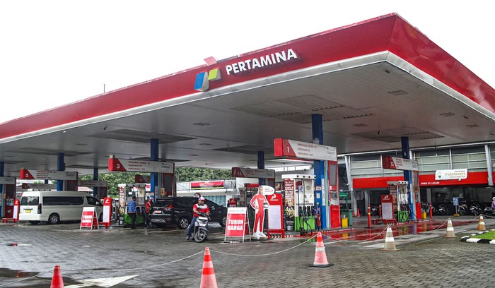 Harga BBM Belum Naik, Bahlil Pastikan Stok Aman dan Imbau Hindari Panic Buying