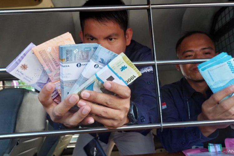 ATM Pecahan Rp20.000 untuk THR: Batas Penarikan dan Daftar Lokasi Bank