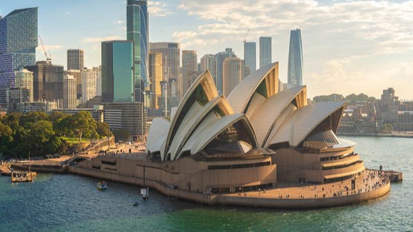 Demi Keselamatan Remaja, Australia Ancam Tutup Akses ChatGPT Cs