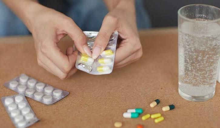Minum Jamu Usai Obat Perlu Jeda, Ini Penjelasan dan Risikonya