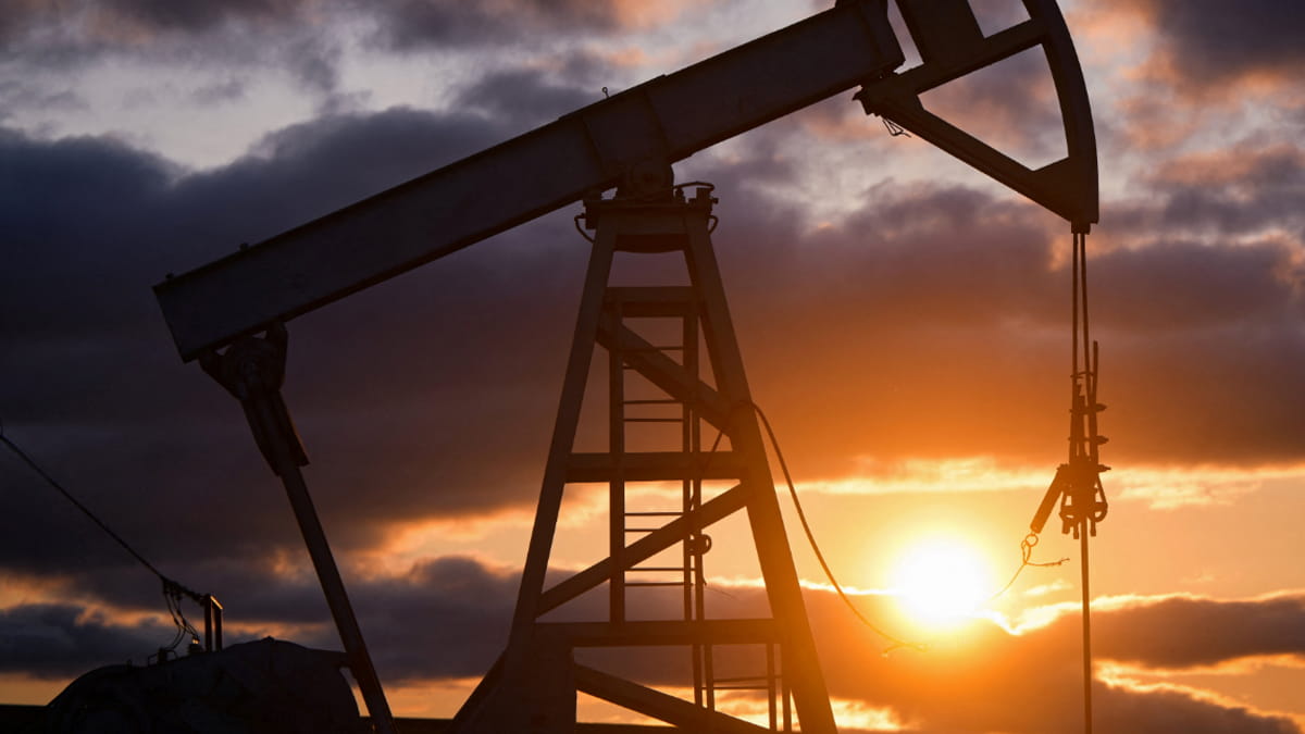 Harga Minyak Meroket Akibat Perang, Emiten Energi Jadi Buruan Investor