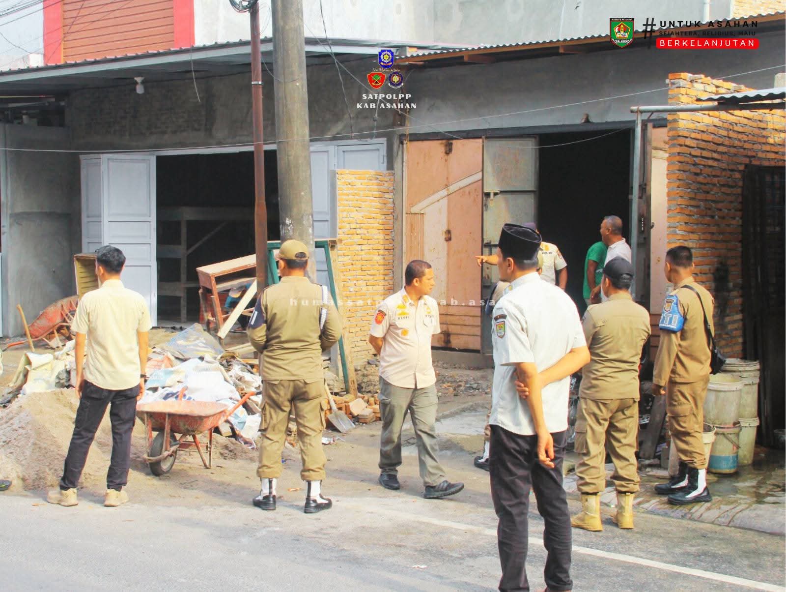 Lapak PKL Gunakan Badan Jalan, Satpol PP Asahan Lakukan Penertiban