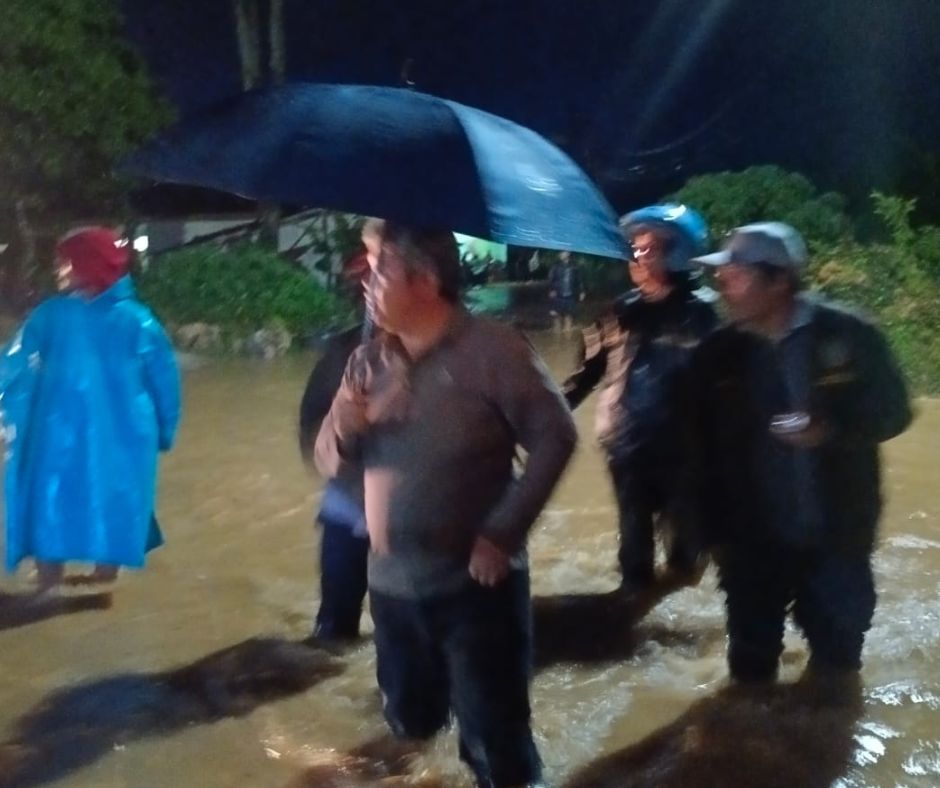 Tinjau Luapan Aek Haidupan Siwalompu, Pemkab Taput Percepat Normalisasi