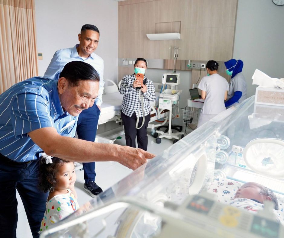 Luhut Punya Cucu Baru dari Paulus, Diberi Nama Tio Marhite Asi