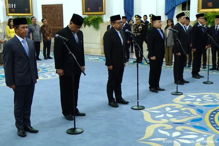 Reshuffle Besar! Prabowo Lantik 6 Pejabat Baru, Nama-nama Kunci Ini Masuk Kabinet