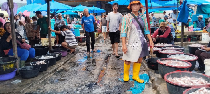 Cuaca Ekstrem, Harga Ikan di Pasar Modern Sibolga Melonjak