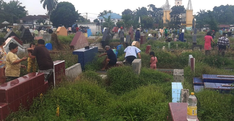 Menapaki Rindu di Jumat Agung, Ziarah yang Menghidupkan Kenangan